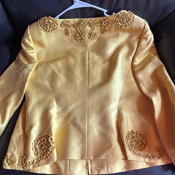 New with tags Escada Suit Canary Yellow - Picture 5 of 8